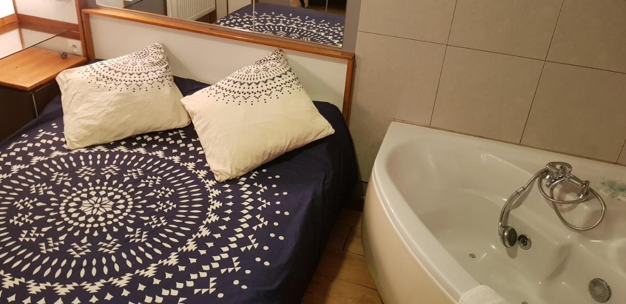 Hôtel Bellevue Séméac Eksteriør billede